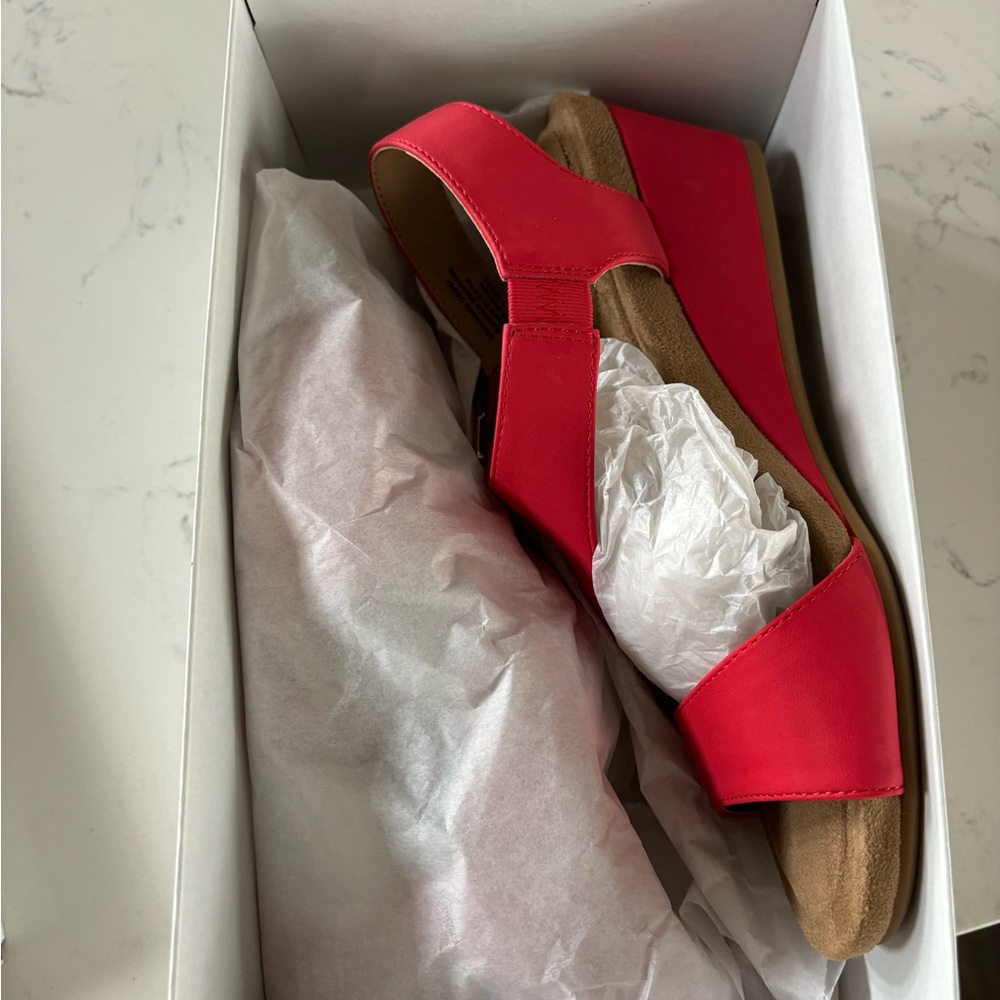 Giani Bernini Red Wedge Sandals